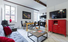 Ste Reparate F4 Moderne, Design, Place Rossetti, Heart Old Town
